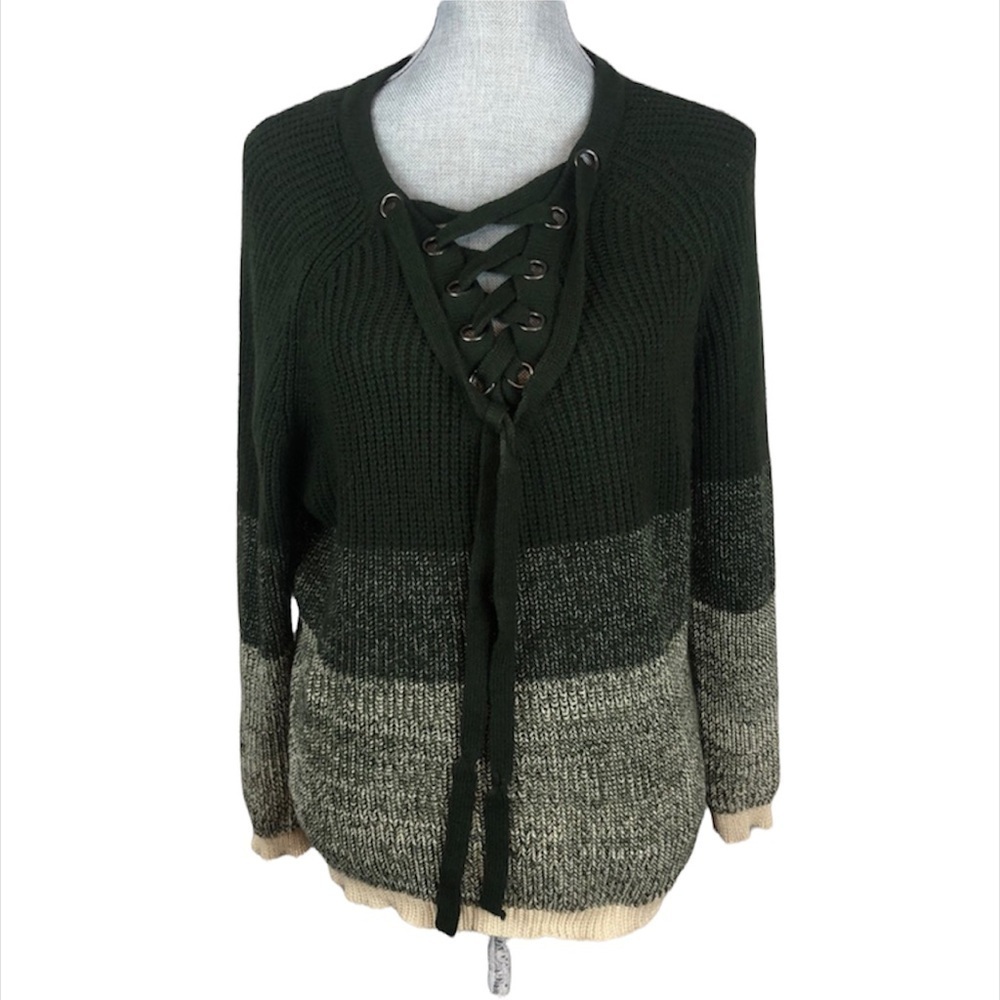 Andree by Unit Green Color Block Lace Neck Sweater Size‎ Medium